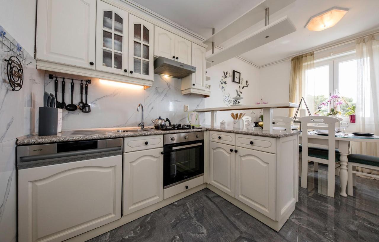 Apartment Dominik 2874 Palit Екстер'єр фото